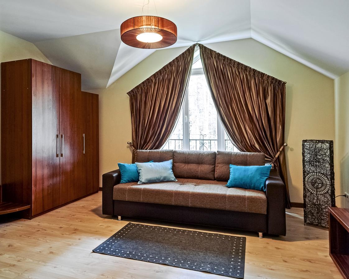 Isloch Park Hotel Rakaw Buitenkant foto