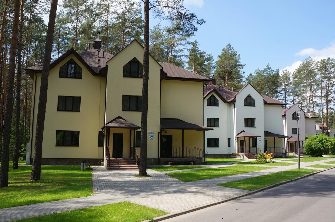 Isloch Park Hotel Rakaw Buitenkant foto