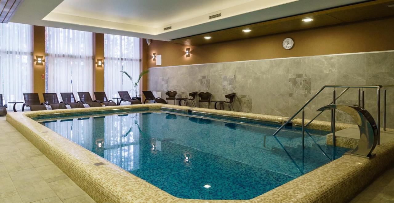Isloch Park Hotel Rakaw Buitenkant foto