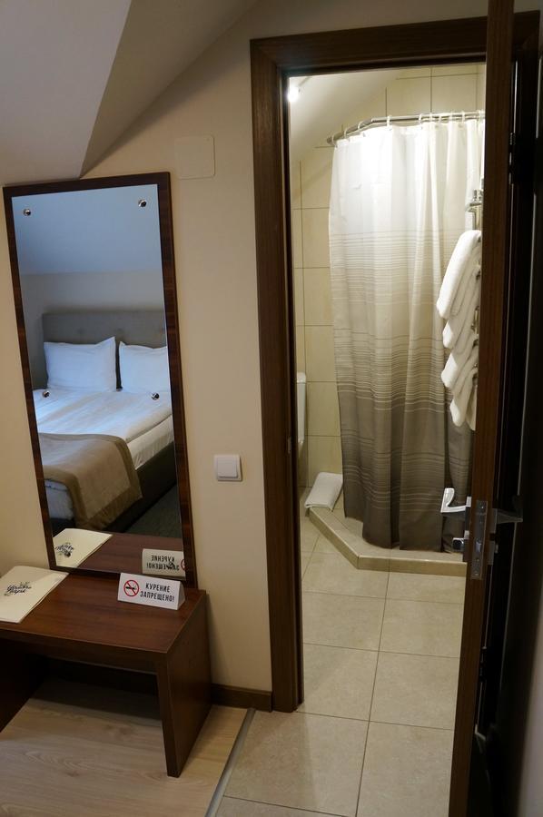 Isloch Park Hotel Rakaw Buitenkant foto